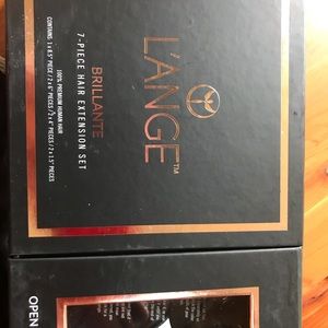 Hair extensions new tried on once